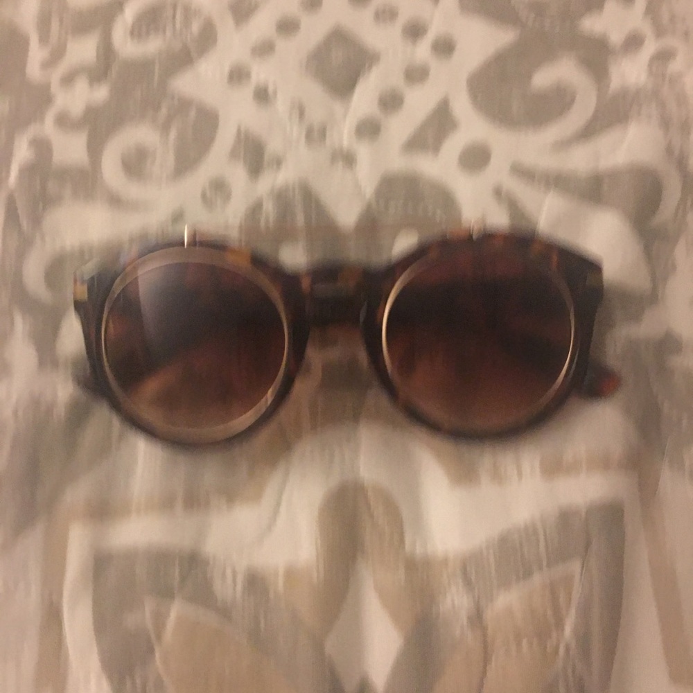 Sunglasses | Brown Turtle | Gold trim on top